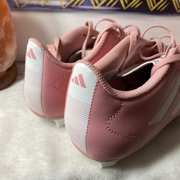 NWOB Adidas Goletto VIII Soccer Cleats - Men’s 9 Women’s 10 - Picture 3 of 6